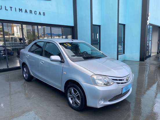 TOYOTA-ETIOS-2012