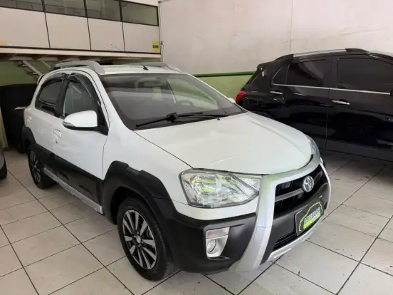 TOYOTA-ETIOS CROSS-1.5 16V FLEX 4P MANUAL TOYOTA-ETIOS CROSS-2015