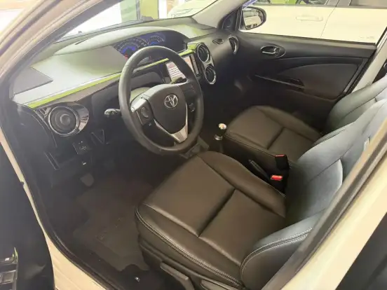TOYOTA-ETIOS CROSS-2015