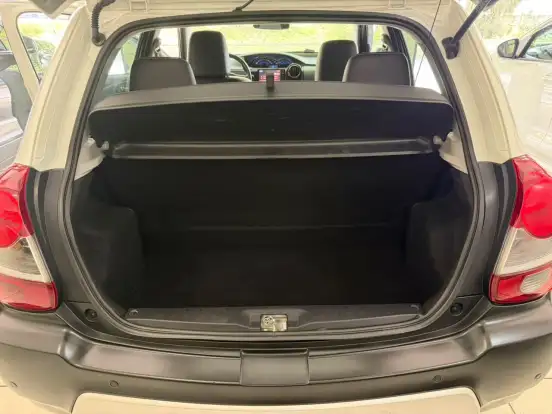 TOYOTA-ETIOS CROSS-2015