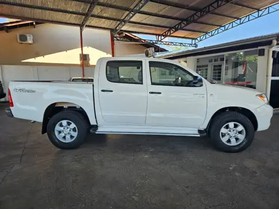 TOYOTA-HILUX-2.5 STD 4X4 CD 16V TURBO DIESEL 4P MANUAL TOYOTA-HILUX-2007