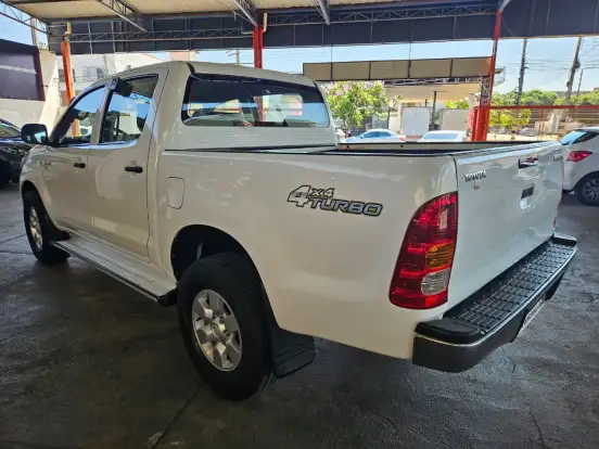 TOYOTA-HILUX-2.5 STD 4X4 CD 16V TURBO DIESEL 4P MANUAL TOYOTA-HILUX-2007
