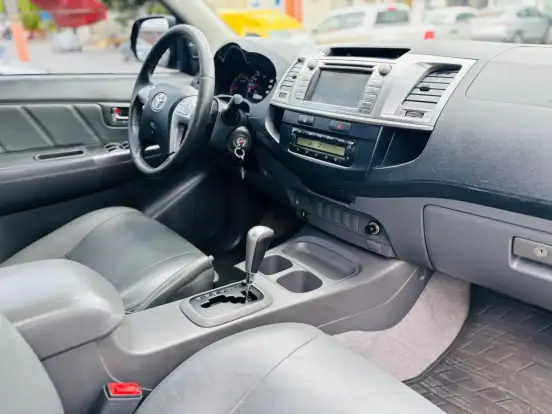 TOYOTA-HILUX-2.7 SRV 4X2 CD 16V FLEX 4P AUTOMÁTICO TOYOTA-HILUX-2014