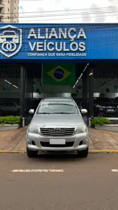 TOYOTA-HILUX-2015