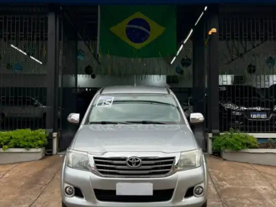 TOYOTA-HILUX-2.7 SRV 4X4 CD 16V FLEX 4P AUTOMÁTICO TOYOTA-HILUX-2015