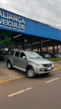 TOYOTA-HILUX-2015