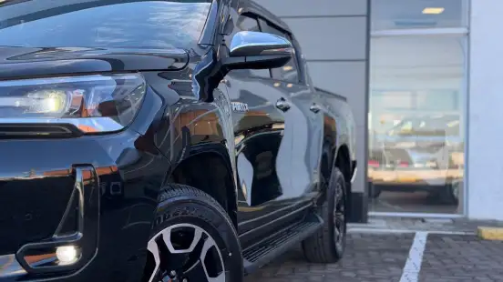 TOYOTA-HILUX-2.8 D-4D TURBO DIESEL CD SRV 4X4 AUTOMÁTICO TOYOTA-HILUX-2025