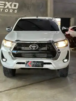 TOYOTA-HILUX-2.8 D-4D TURBO DIESEL CD SRV 4X4 AUTOMÁTICO TOYOTA-HILUX-2023
