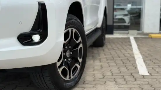 TOYOTA-HILUX-2022