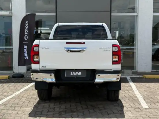 TOYOTA-HILUX-2.8 D-4D TURBO DIESEL CD SRX 4X4 AUTOMÁTICO TOYOTA-HILUX-2022