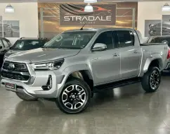 TOYOTA HILUX 2.8 D-4D TURBO DIESEL CD SRX 4X4 AUTOMÁTICO TOYOTA HILUX 2.8 D-4D TURBO DIESEL CD SRX 4X4 AUTOMÁTICO