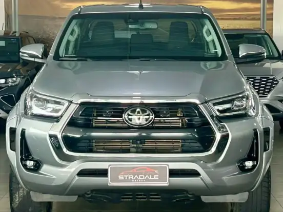 TOYOTA-HILUX-2.8 D-4D TURBO DIESEL CD SRX 4X4 AUTOMÁTICO TOYOTA-HILUX-2024