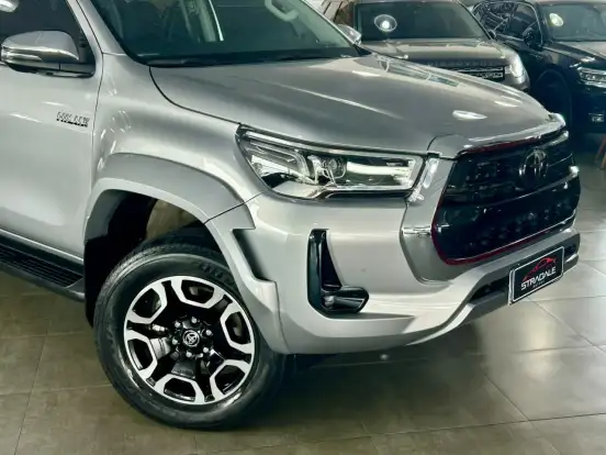 TOYOTA-HILUX-2024