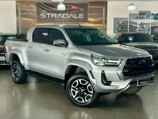 TOYOTA-HILUX-2.8 D-4D TURBO DIESEL CD SRX 4X4 AUTOMÁTICO TOYOTA-HILUX-2024