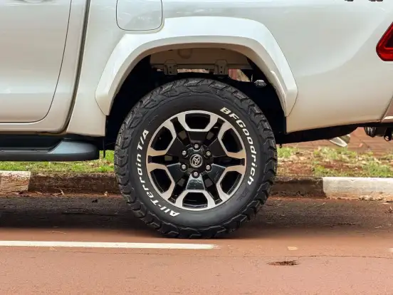 TOYOTA-HILUX-2024