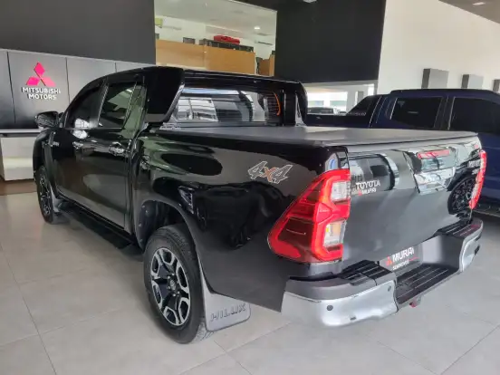 TOYOTA-HILUX-2022