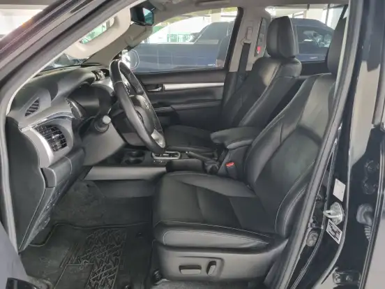 TOYOTA-HILUX-2022