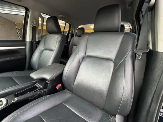 TOYOTA-HILUX-2.8 D-4D TURBO DIESEL CD SRX PLUS 4X4 AUTOMÁTICO TOYOTA-HILUX-2023