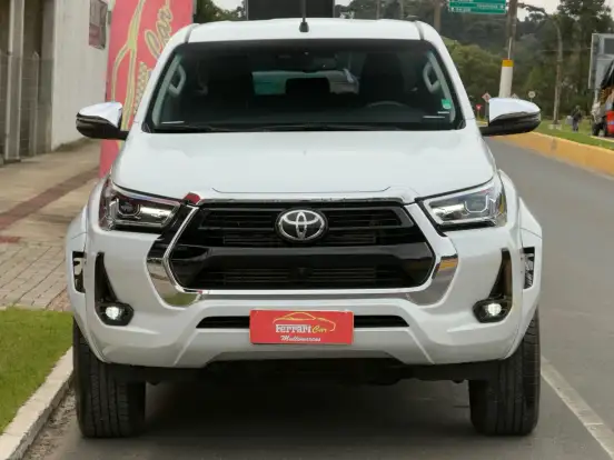 TOYOTA-HILUX-2.8 D-4D TURBO DIESEL CD SRX PLUS 4X4 AUTOMÁTICO TOYOTA-HILUX-2025