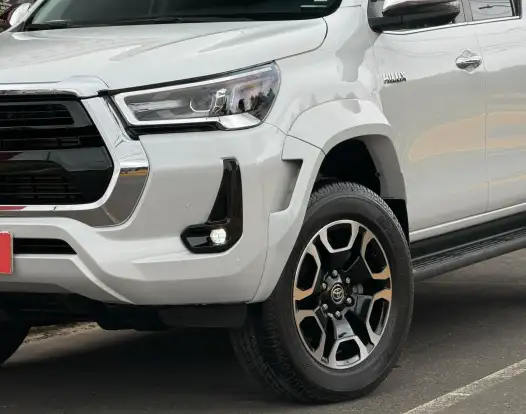 TOYOTA-HILUX-2025