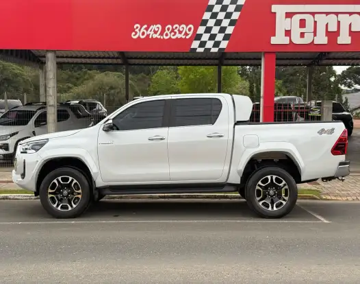 TOYOTA-HILUX-2025