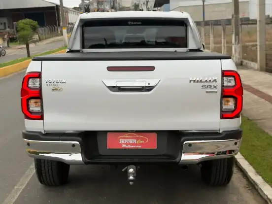 TOYOTA-HILUX-2.8 D-4D TURBO DIESEL CD SRX PLUS 4X4 AUTOMÁTICO TOYOTA-HILUX-2025
