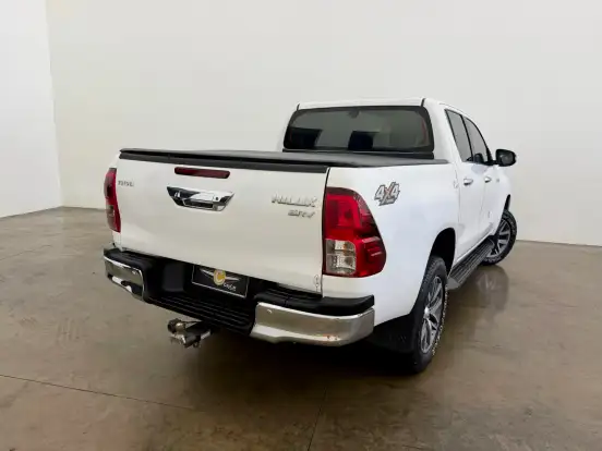 TOYOTA-HILUX-2016