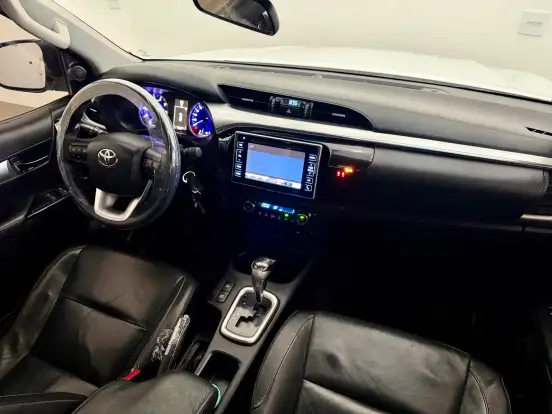 TOYOTA-HILUX-2016