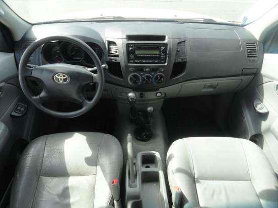 TOYOTA-HILUX-2009