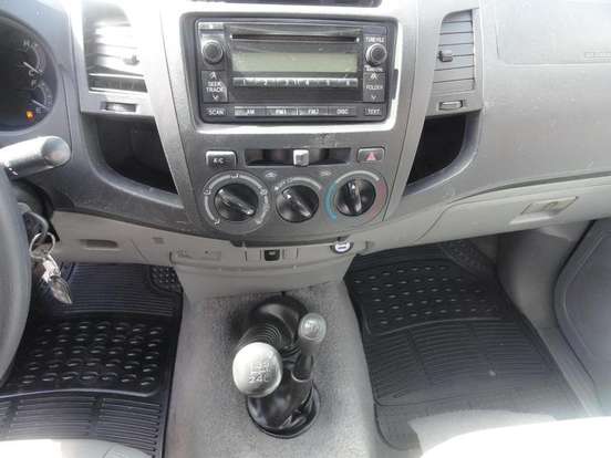 TOYOTA-HILUX-2.5 STD 4X4 CD 16V TURBO DIESEL 4P MANUAL TOYOTA-HILUX-2009