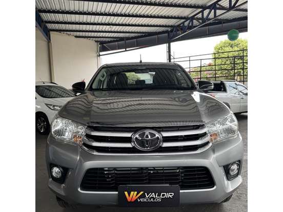 TOYOTA-HILUX-2017