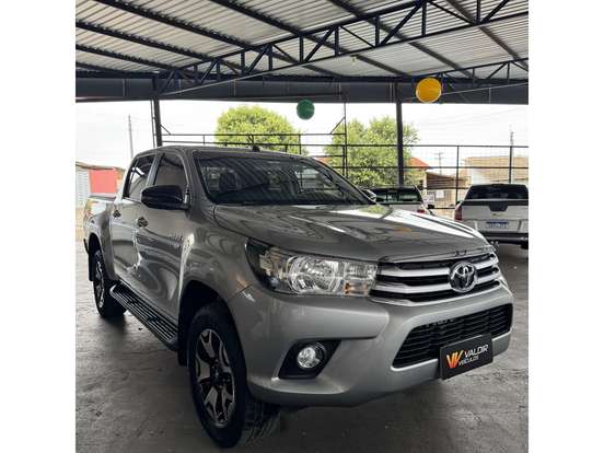 TOYOTA-HILUX-2017