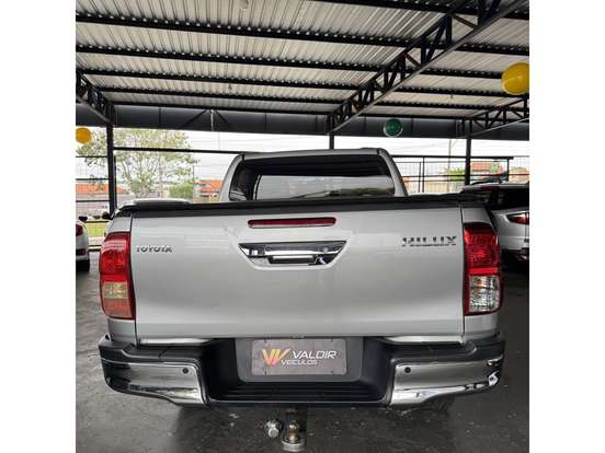 TOYOTA-HILUX-2017