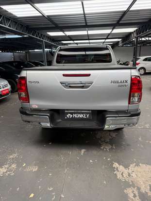 TOYOTA-HILUX-2017