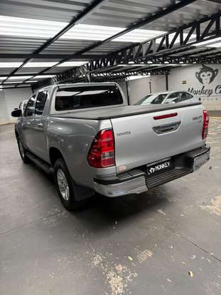 TOYOTA-HILUX-2017