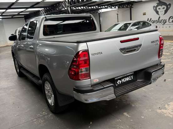 TOYOTA-HILUX-2.7 SRV 4X2 CD 16V FLEX 4P AUTOMÁTICO TOYOTA-HILUX-2017