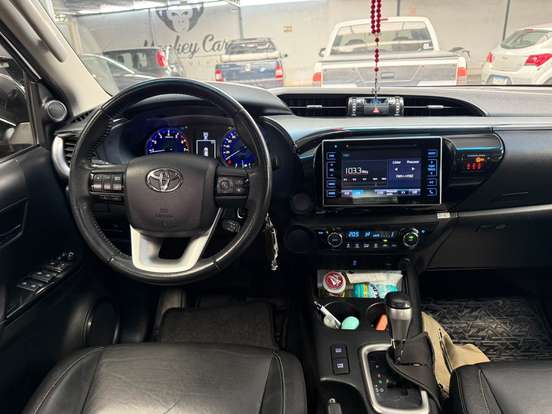 TOYOTA-HILUX-2017