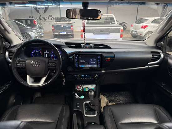 TOYOTA-HILUX-2017