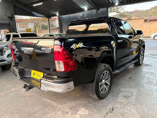 TOYOTA-HILUX-2.7 SRV 4X4 CD 16V FLEX 4P AUTOMÁTICO TOYOTA-HILUX-2017