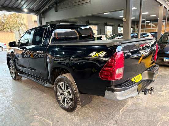 TOYOTA-HILUX-2.7 SRV 4X4 CD 16V FLEX 4P AUTOMÁTICO TOYOTA-HILUX-2017