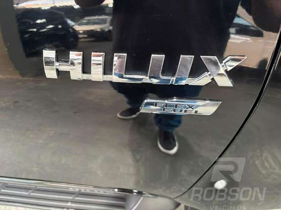 TOYOTA-HILUX-2017