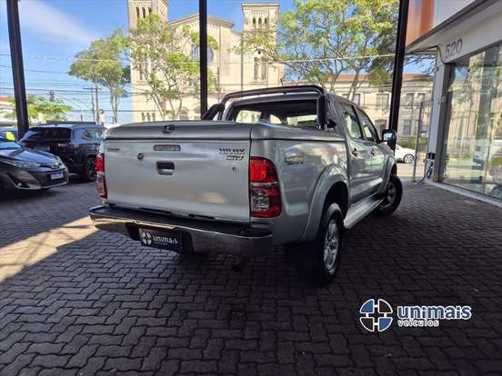 TOYOTA-HILUX-2.7 SRV 4X4 CD 16V FLEX 4P AUTOMÁTICO TOYOTA-HILUX-2014