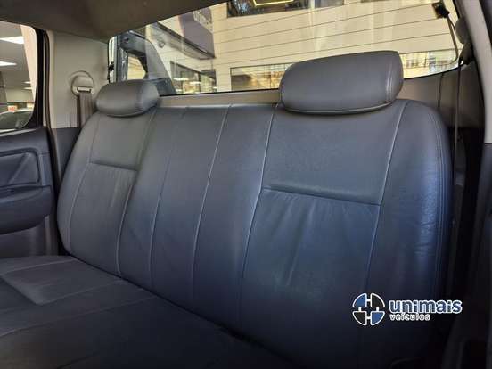 TOYOTA-HILUX-2014