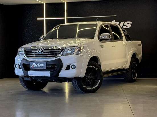 TOYOTA-HILUX-2014