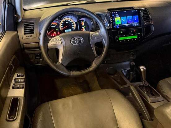 TOYOTA-HILUX-2.7 SRV 4X4 CD 16V FLEX 4P AUTOMÁTICO TOYOTA-HILUX-2014
