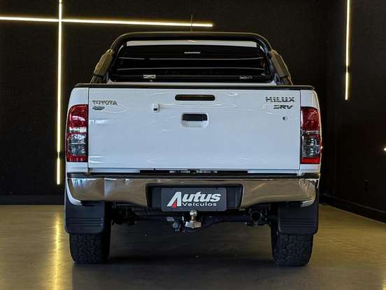 TOYOTA-HILUX-2.7 SRV 4X4 CD 16V FLEX 4P AUTOMÁTICO TOYOTA-HILUX-2014