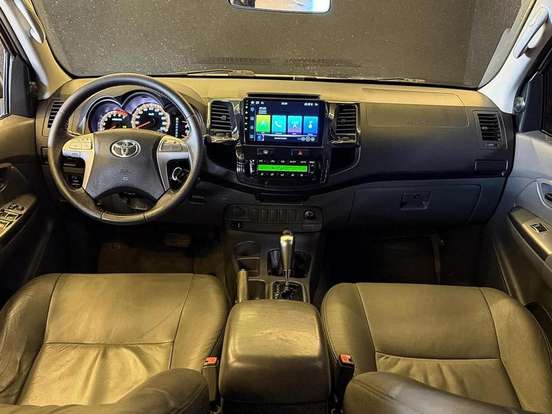 TOYOTA-HILUX-2.7 SRV 4X4 CD 16V FLEX 4P AUTOMÁTICO TOYOTA-HILUX-2014