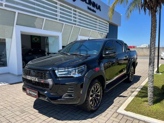 TOYOTA-HILUX-2022