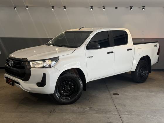 TOYOTA HILUX 2.8 D-4D TURBO DIESEL CD POWER PACK 4X4 MANUAL