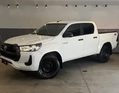 TOYOTA HILUX 2.8 D-4D TURBO DIESEL CD POWER PACK 4X4 MANUAL TOYOTA HILUX 2.8 D-4D TURBO DIESEL CD POWER PACK 4X4 MANUAL